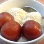 Hot gulab jamun with vanilla ice-cream